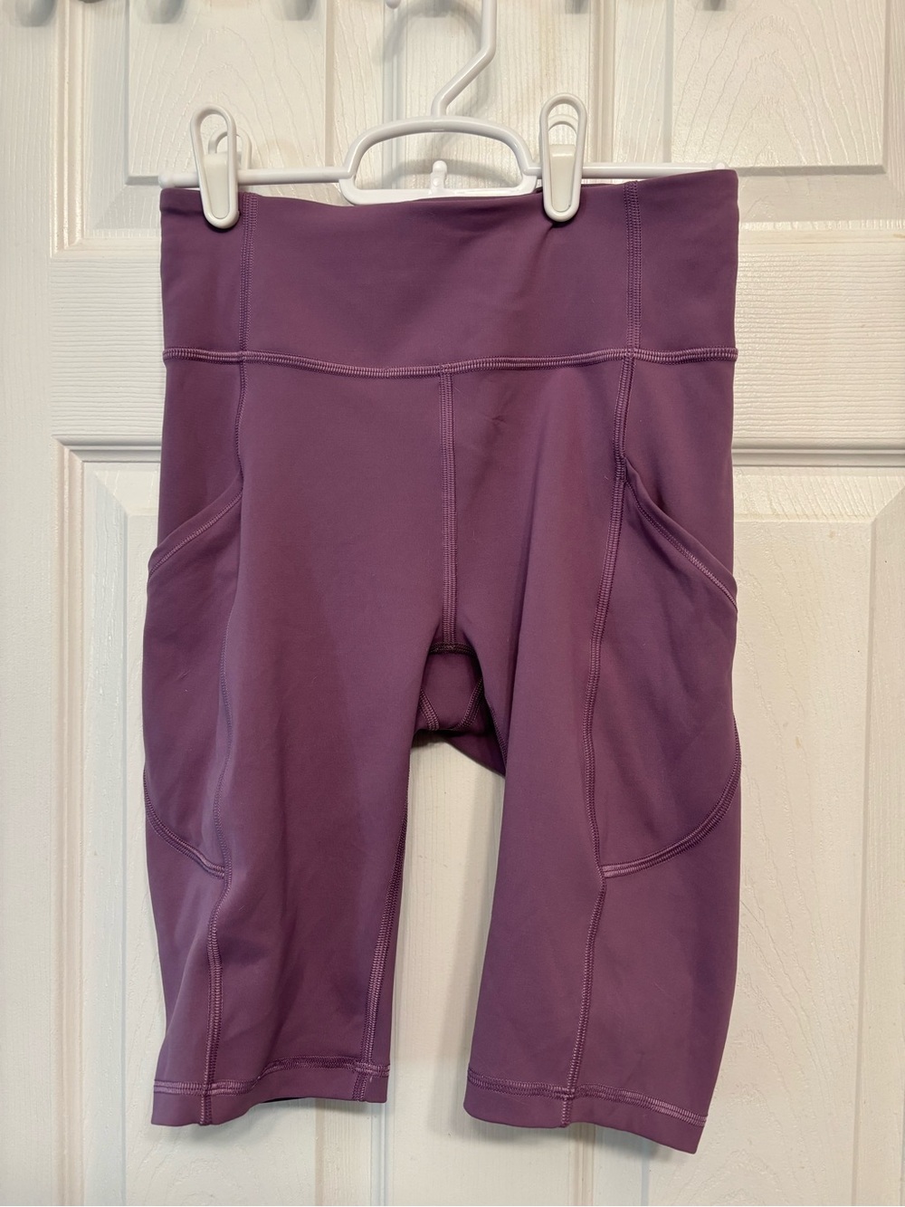 Lululemon Invigorate High Rise Short 10“ Grape Mauve size 4
